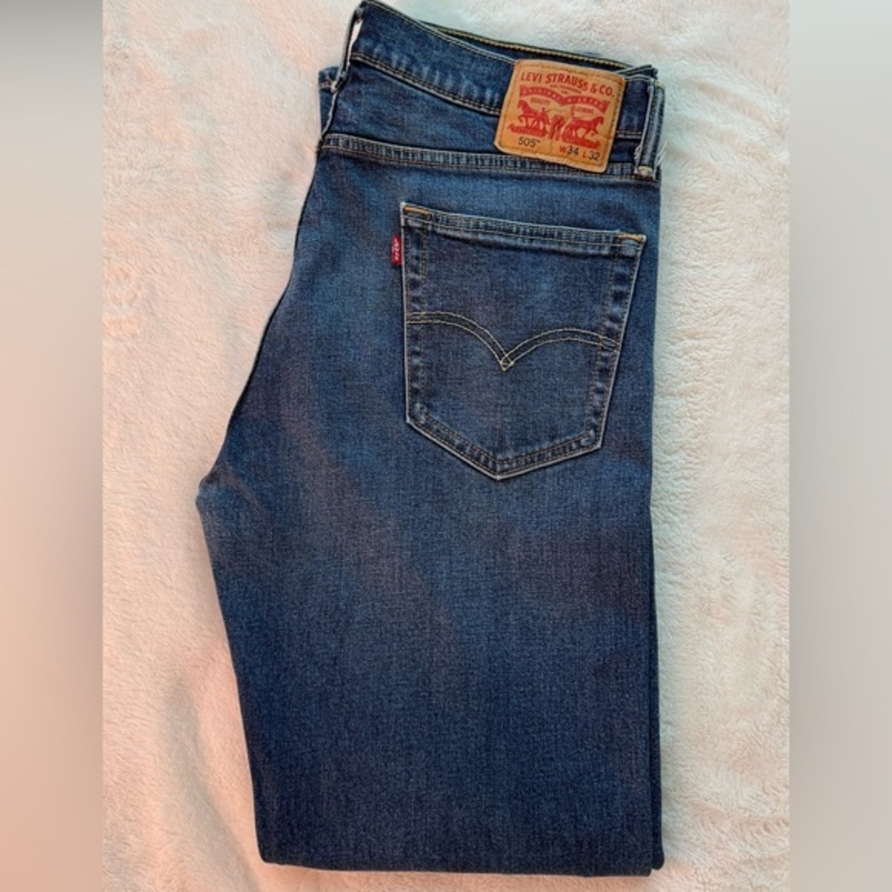 505 Levi's Men's 34 x 32Classic Indigo Straight Jeans